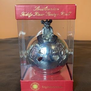 Lenox smithsonian teddy bear giving ball